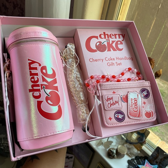 Women’s skinnydip Cherry Coke pink handbag and wallet gift set - Picture 13 of 13